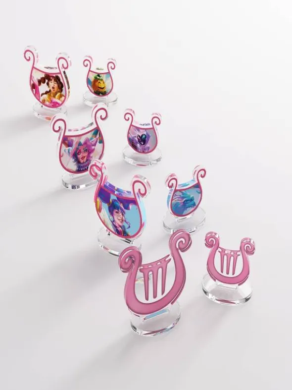 Altered: Premium Hero Standees - Lyra
