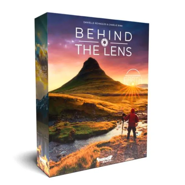 Behind the Lens (engl.)