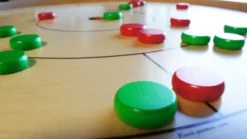 Crokinole 78: Spielsteine rot + grün je 12 Stück