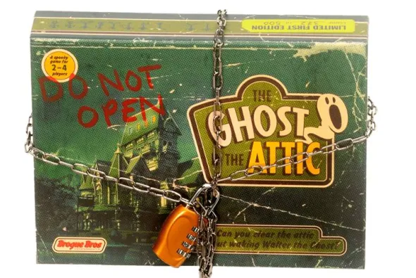 The Ghost in the Attick (engl.)